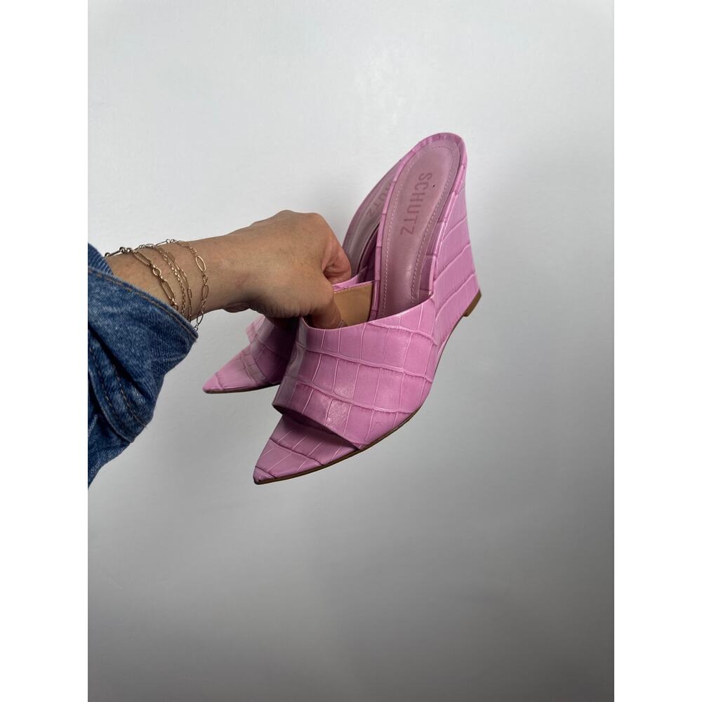 SCHUTZ Lucimara Croc Embossed Wedge Slide Sandals in Barbie Pink, 8.5 - Picture 6 of 7